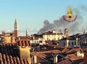 casa incendiata santa croce