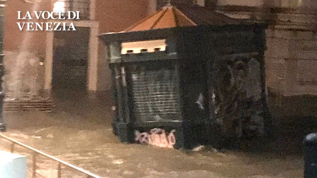 walter mutti edicola zattere affondata venezia
