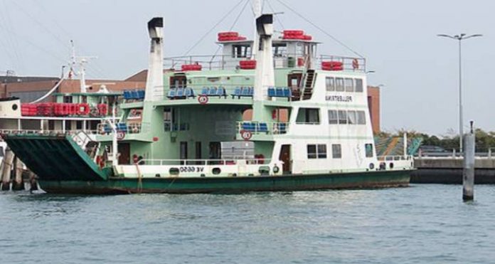 ferry boat lido tronchetto actv ns 1240