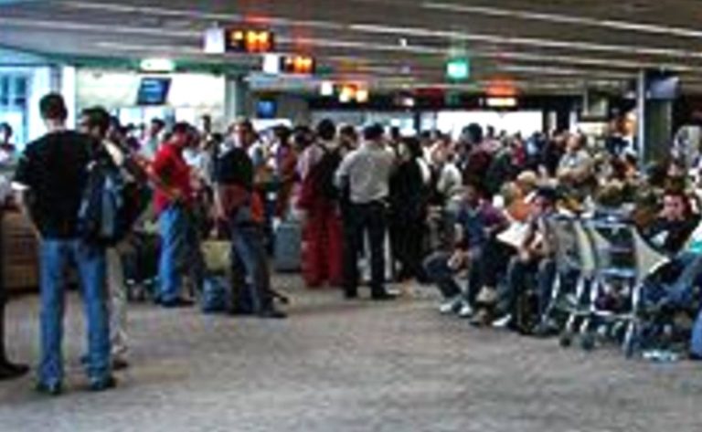 gate imbarco aeroporto