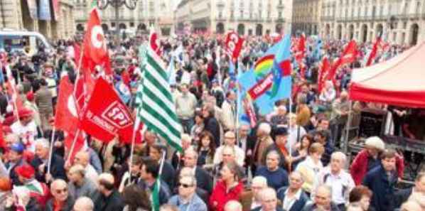 L’universalità dei diritti legati al lavoro, trova piena corrispondenza nella Dichiarazione Universale dei Diritti Umani. Quest’ultima rimane un punto di riferimento ineludibile per l’affermazione di tutti i diritti dell’uomo