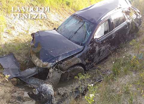 Incidente in A4, carambola tra auto. Una trasportava sangue. Cinque feriti, uno grave