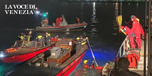 incidente barca sub vigili fuoco venezia up 640