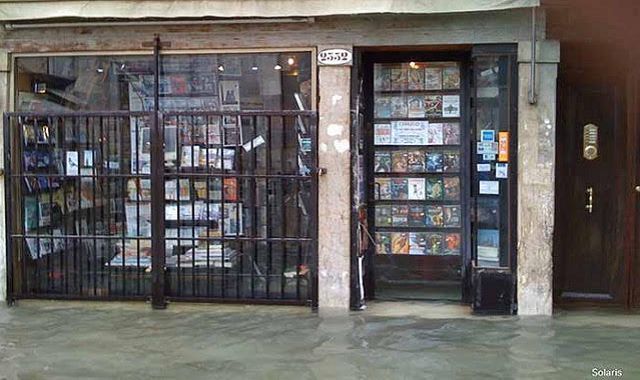 libreria solaris venezia acqua alta nostra 640