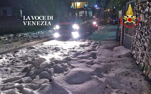 Maltempo flagella il Veneto: interventi dei vigili del fuoco ovunque