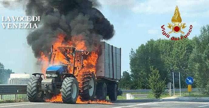 martellago strada trattore incendiato up 680