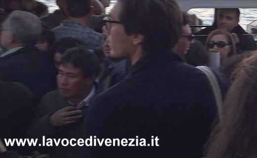 Venezia, invasione di turisti: città al collasso durante il “ponte” del primo Novembre