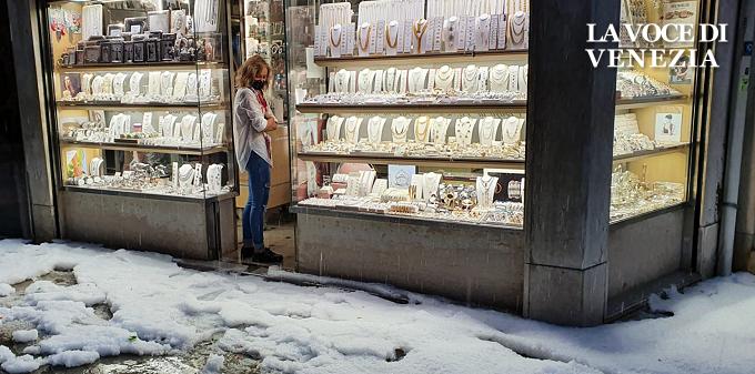 neve ghiaccio grandine a giugno a venezia ns 680