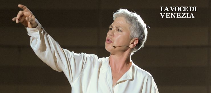 Ottavia Piccolo è la "Donna non Rieducabile". Riparte il Teatro estivo