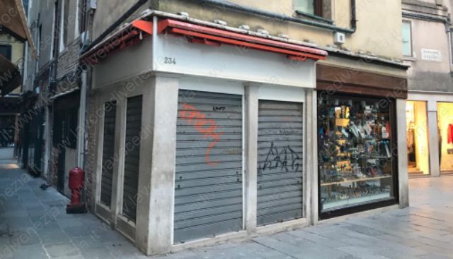 Il nuovo negozio a San Zulian