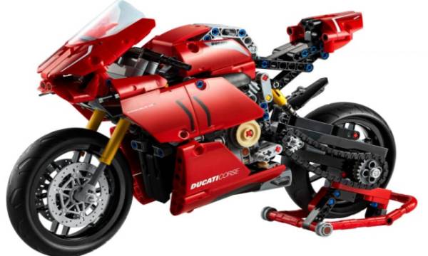 Cari vecchi Lego, e a casa il tempo vola