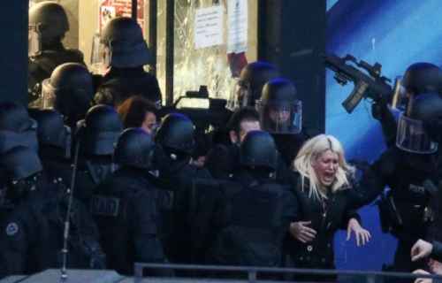 Parigi sotto attacco di terroristi, cronaca di una serata all'inferno