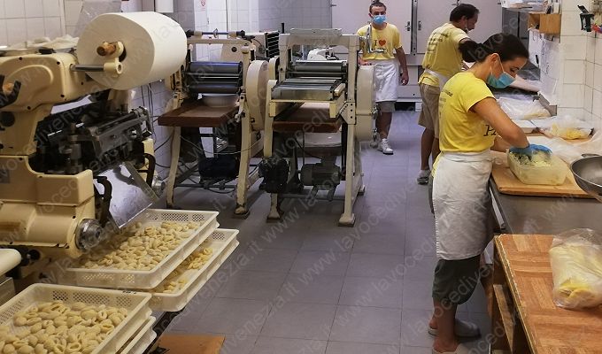 pastificio serenissima laboratorio ai greci la venezia che resiste nostra 680