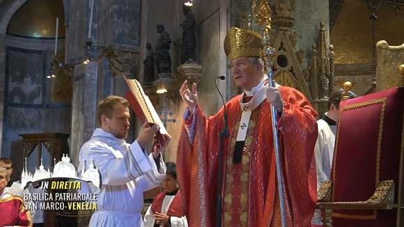 Patriarca Francesco Moraglia celebra messa Palme in Basilica di San Marco