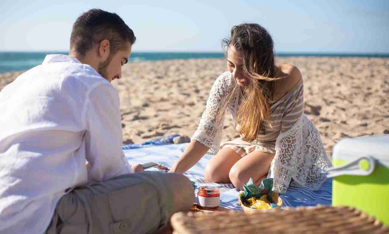 4 accessori per un picnic da sogno al parco o in spiaggia