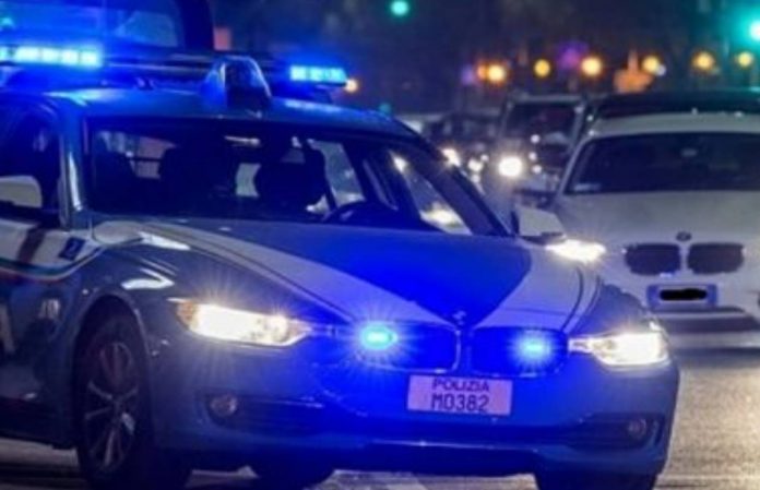 polizia auto notte controlli sequestro droga 1240 ns
