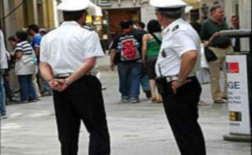 Operazione contro commercio abusivo in Piazza San Marco, 23 fermati