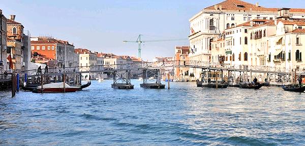 ponte votivo madonna della salute di venezia