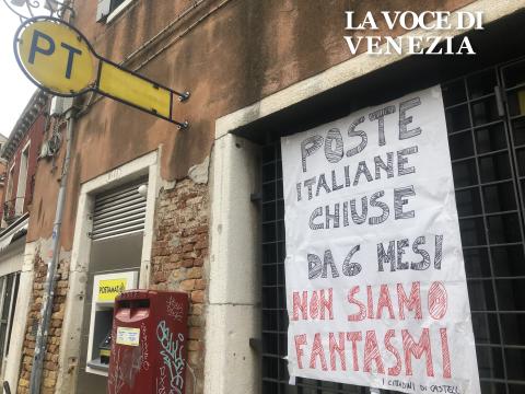 Venezia, Poste via Garibaldi ancora chiuse: sit-in di protesta