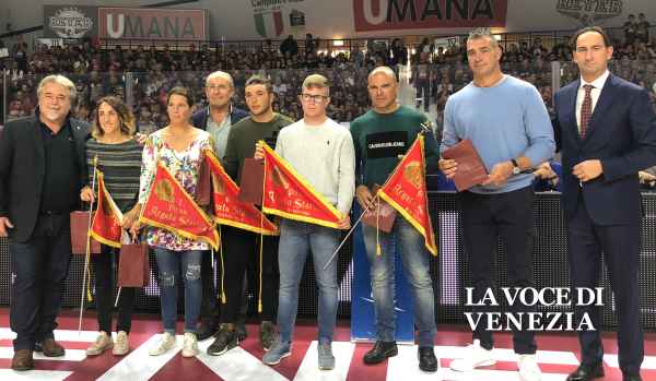 Regata Storica di Venezia 2018: ai vincitori giovanissimi, donne e gondolini l'abbonamento Umana Reyer