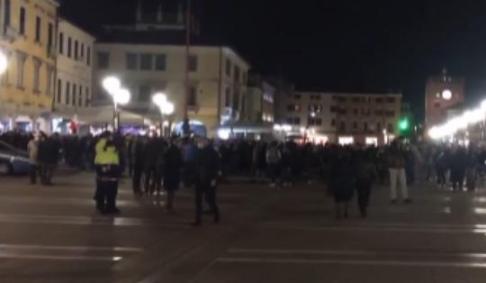 Proteste nella notte anche a Mestre contro il Dpcm
