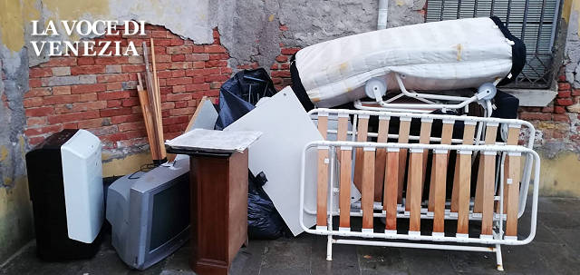 rifiuti abbandonati a venezia nostra 3 640