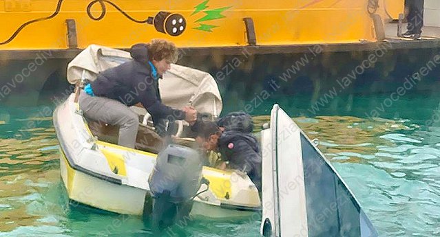 ripescaggio uomo in acqua venezia nostra 20-12-2020