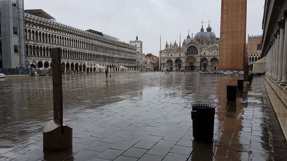 Piazza San Marco asciutta 15 ottobre acqua alta mose attivato