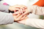 Solidarietà, quando ci si dà una mano