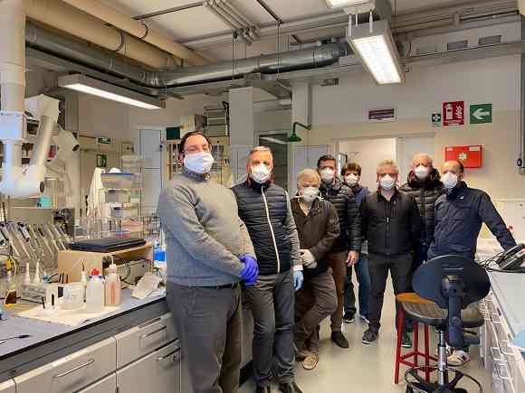 team in laboratorio ca' foscari coronavirus