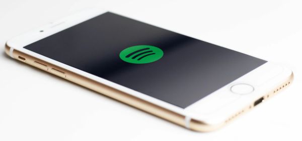 telefonino spotify musica streaming up 600