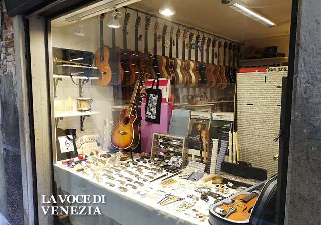 ultimo negozio strumenti musicali venezia san polo nostra 640440