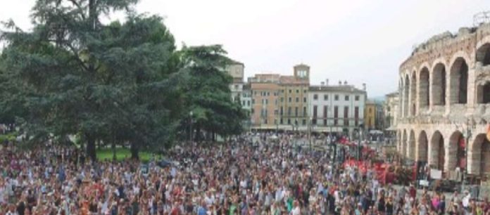 un momento delle proteste precedenti a Verona