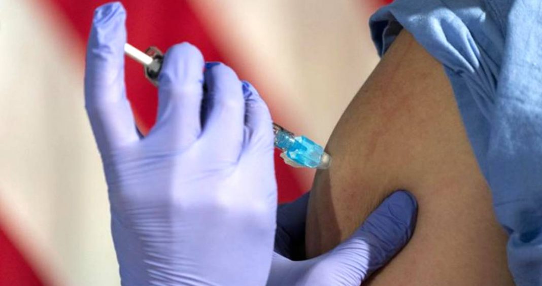 vaccinazione anti covid con siringa, a Villorba l'infermiera faceva finta