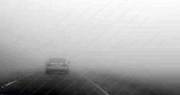 visibilità ridotta per la nebbia