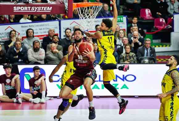 Mitchell Watt watt-reverse-reyer-oldenburg2